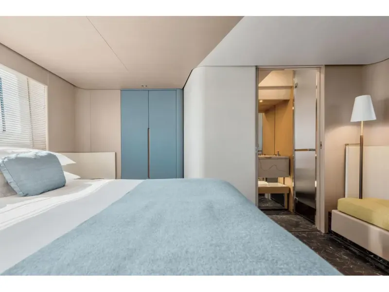 Slide: The Image of Azimut FLY 68 2026 - 38