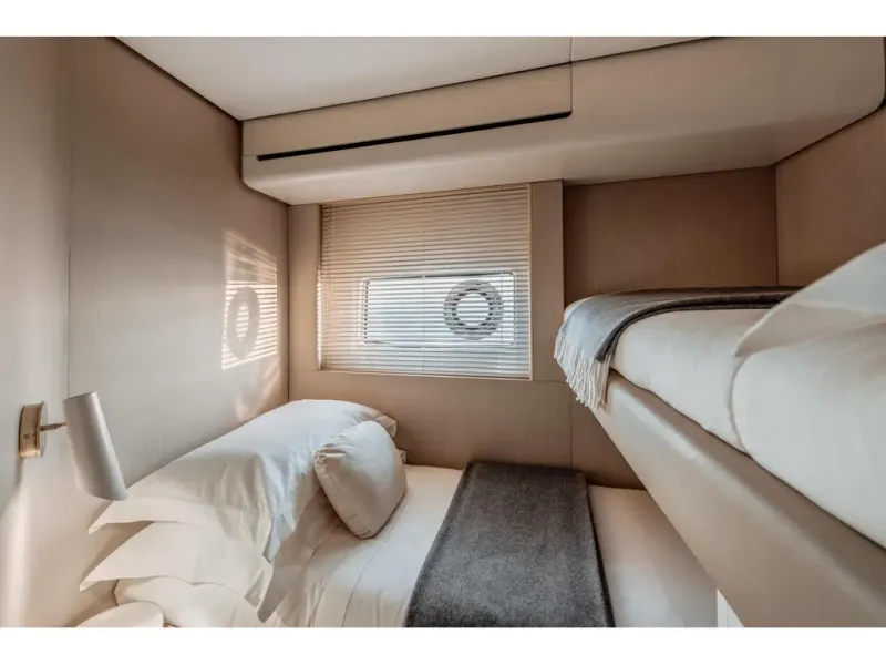 Slide: The Image of Azimut FLY 68 2026 - 41