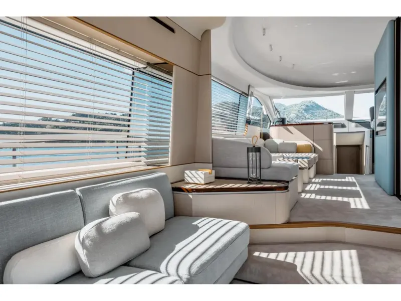 Slide: The Image of Azimut FLY 68 2026 - 42