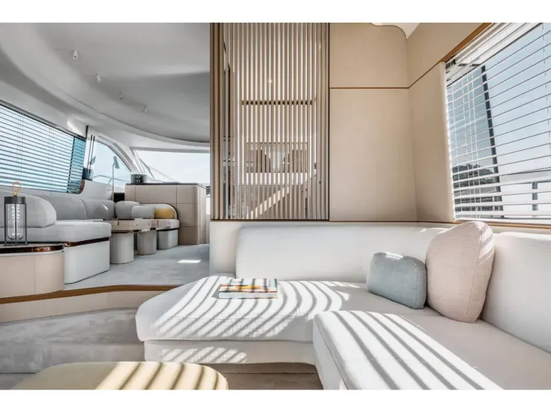 Slide: The Image of Azimut FLY 68 2026 - 43