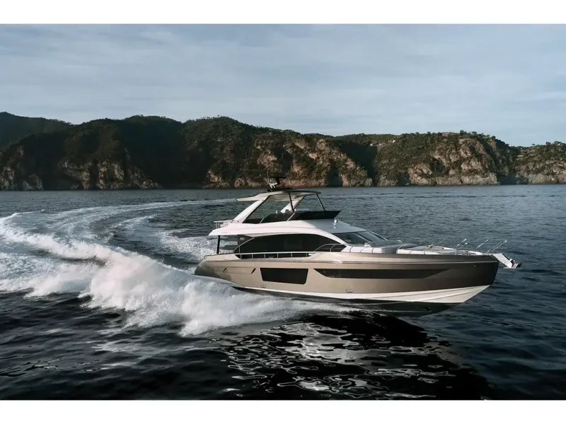 Slide: The Image of Azimut FLY 68 2026 - 7