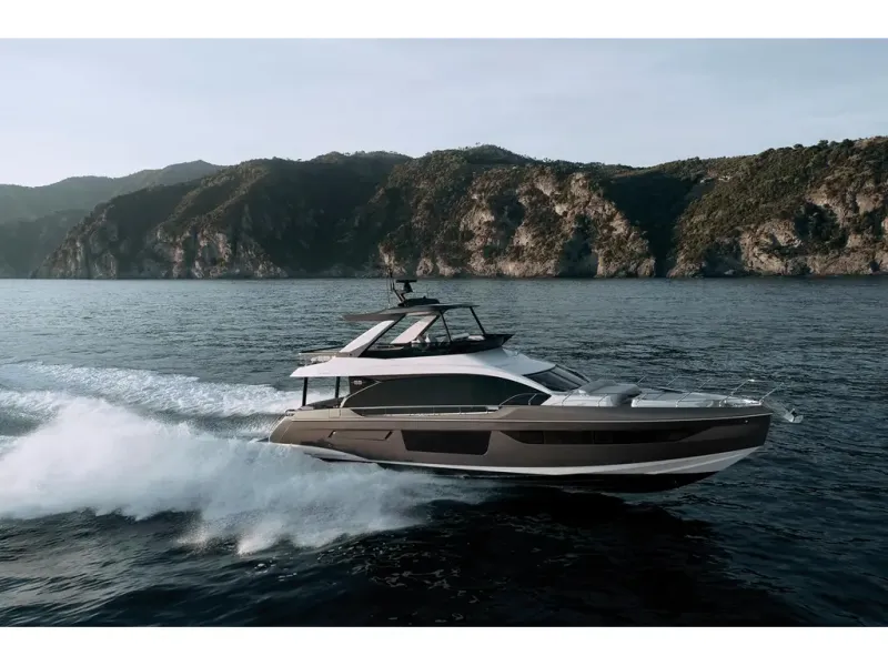 Slide: The Image of Azimut FLY 68 2026 - 9
