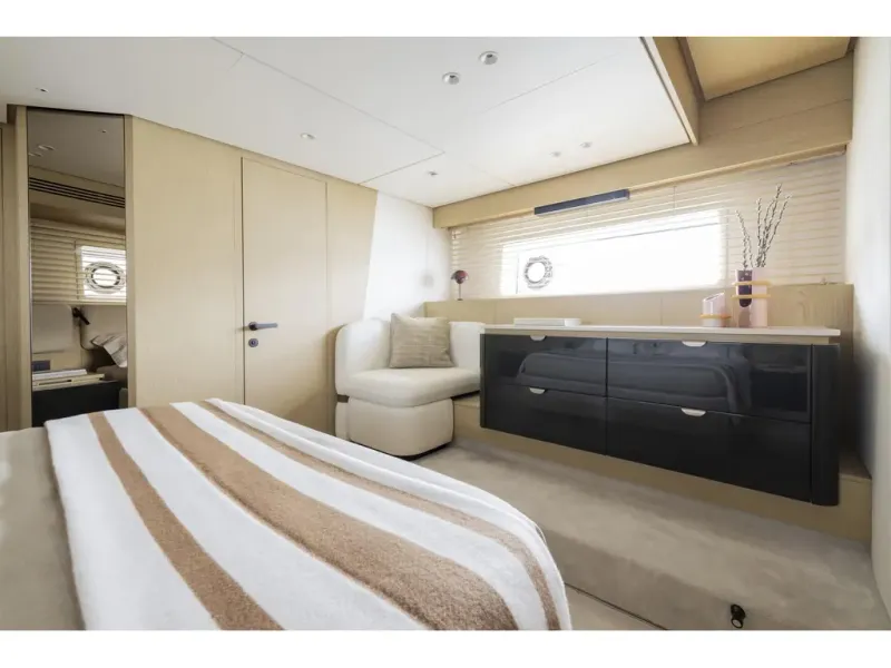 Slide: The Image of Azimut FLY 62 2026 - 14