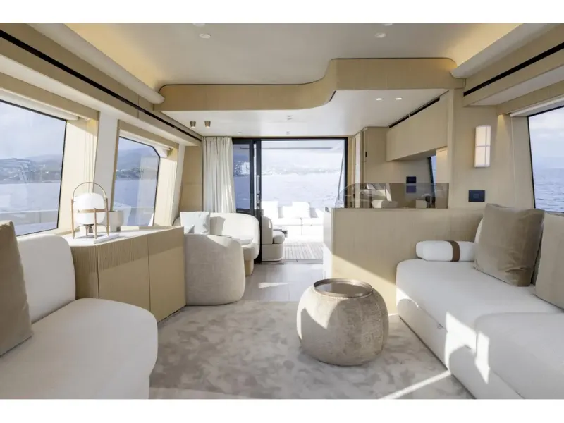 Slide: The Image of Azimut FLY 62 2026 - 16