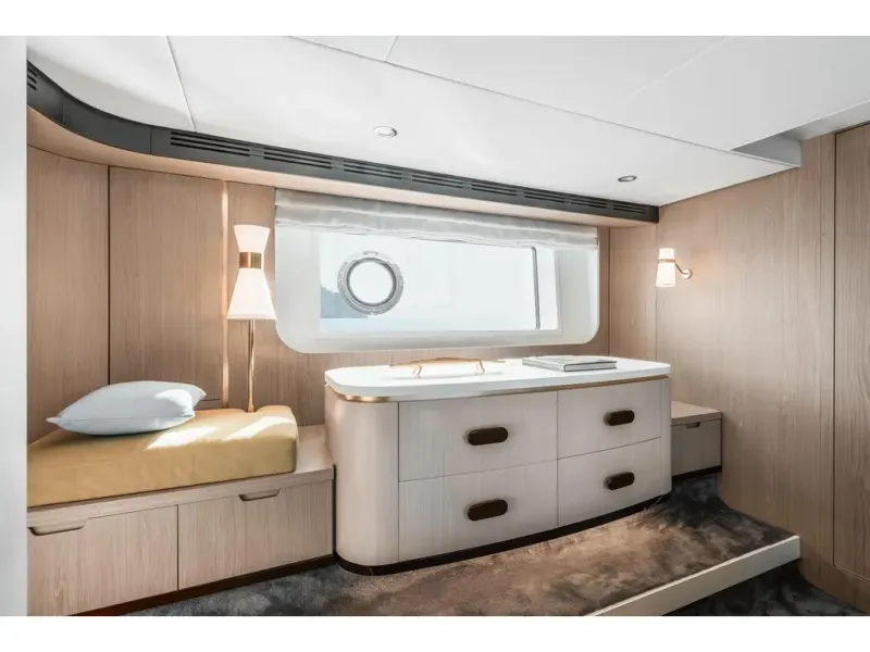 Slide: The Image of Azimut FLY 60 2026 - 11