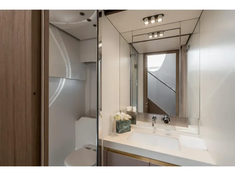 Slide: The Image of Azimut FLY 60 2026 - 12