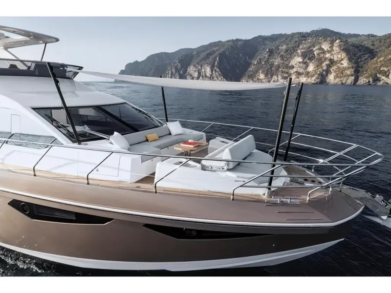 Slide: The Image of Azimut FLY 60 2026 - 20