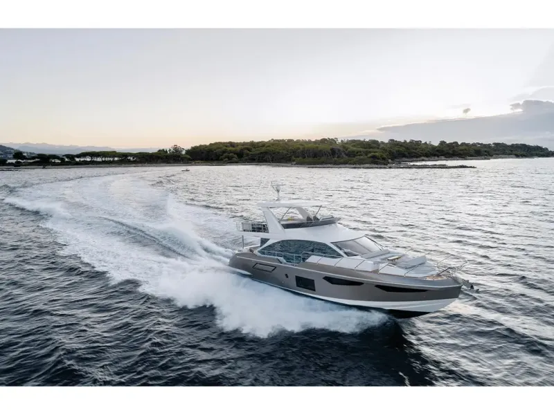 Slide: The Image of Azimut FLY 60 2026 - 3