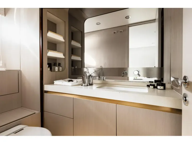 Slide: The Image of Azimut FLY 60 2026 - 4