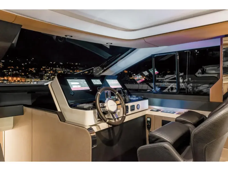Slide: The Image of Azimut FLY 60 2026 - 8