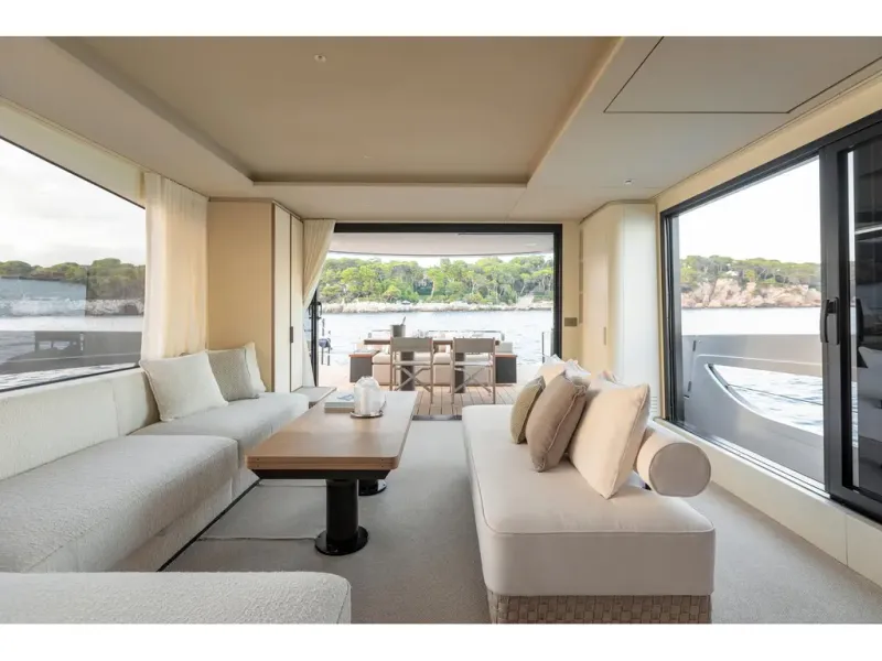 Slide: The Image of Azimut SEADECK 7 2026 - 15