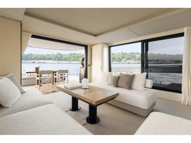 Slide: The Image of Azimut SEADECK 7 2026 - 16