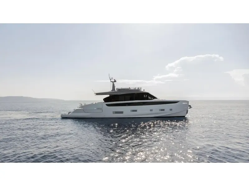 Slide: The Image of Azimut SEADECK 7 2026 - 2