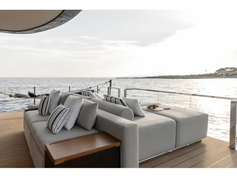 Slide: The Image of Azimut SEADECK 7 2026 - 5