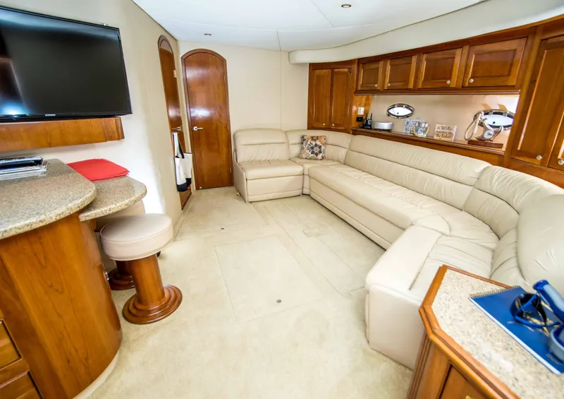 Slide: The Image of Cruisers Yachts 5470 2004 - 1
