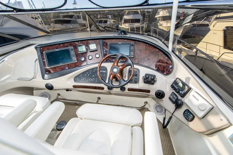 Slide: The Image of Cruisers Yachts 5470 2004 - 18
