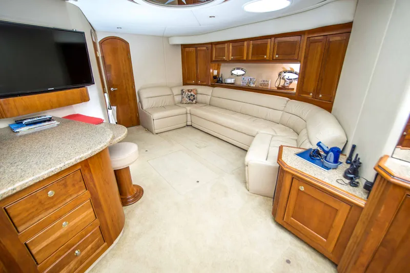 The Image of Cruisers Yachts 5470 2004 - 0