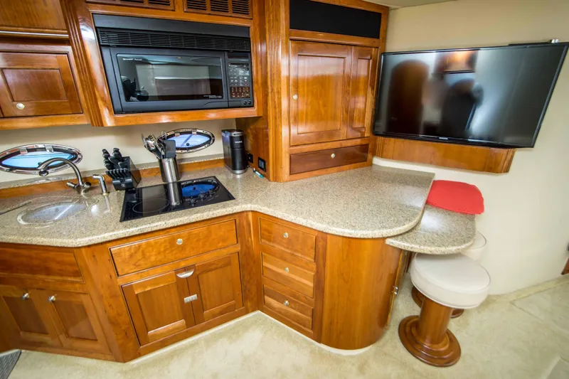 Slide: The Image of Cruisers Yachts 5470 2004 - 5