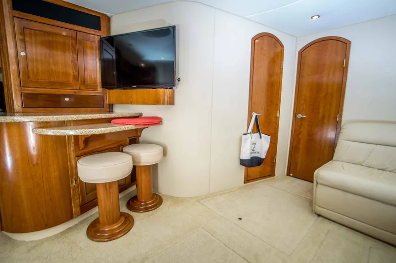 Slide: The Image of Cruisers Yachts 5470 2004 - 8