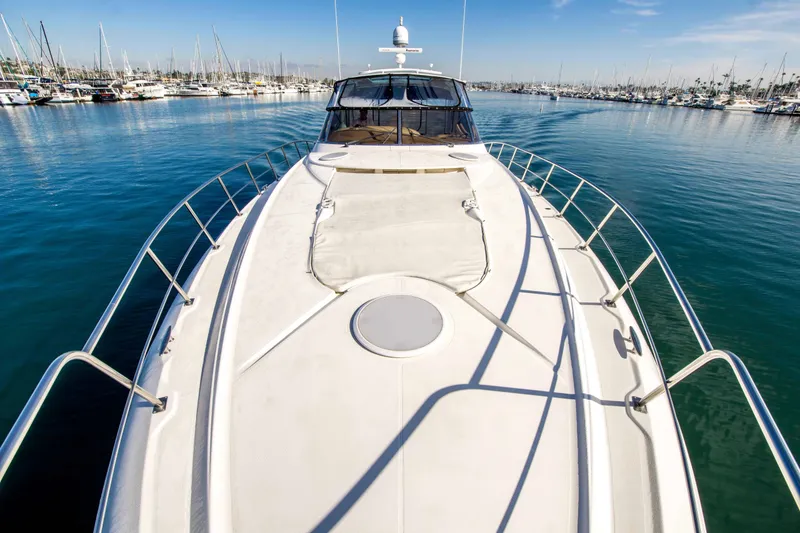 Slide: The Image of Cruisers Yachts 5470 2004 - 42
