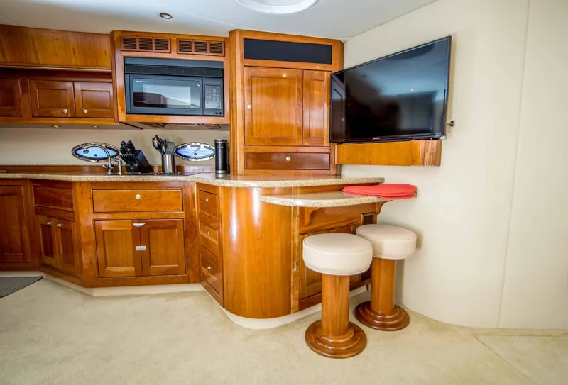 Slide: The Image of Cruisers Yachts 5470 2004 - 7