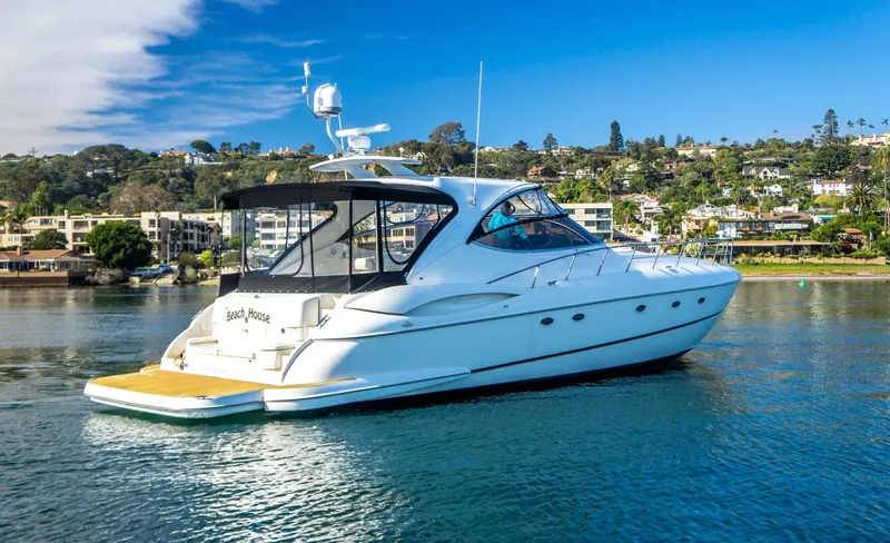 Slide: The Image of Cruisers Yachts 5470 2004 - 39