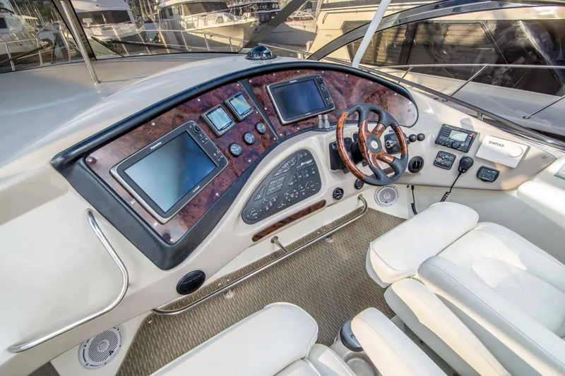 Slide: The Image of Cruisers Yachts 5470 2004 - 19