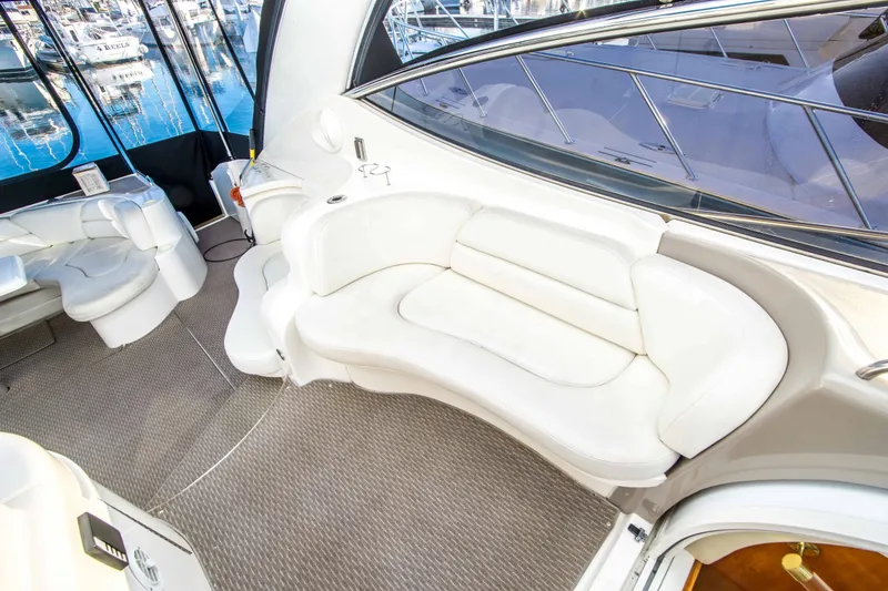 Slide: The Image of Cruisers Yachts 5470 2004 - 21
