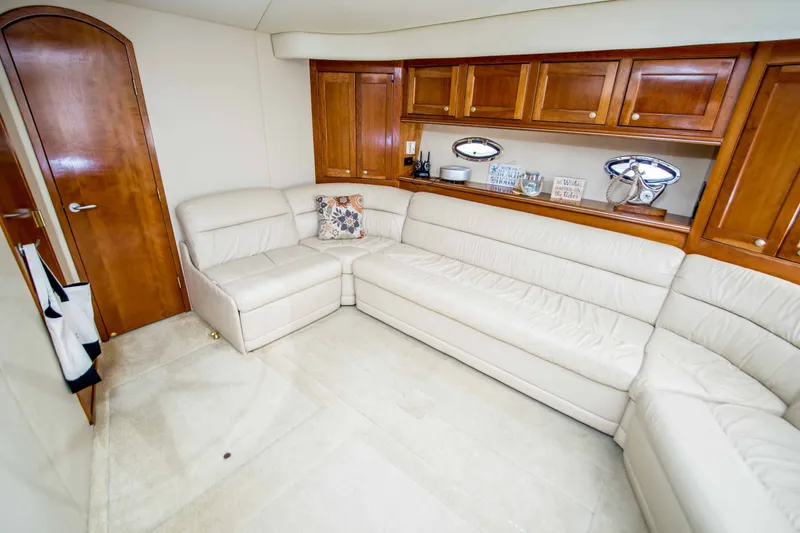 Slide: The Image of Cruisers Yachts 5470 2004 - 2