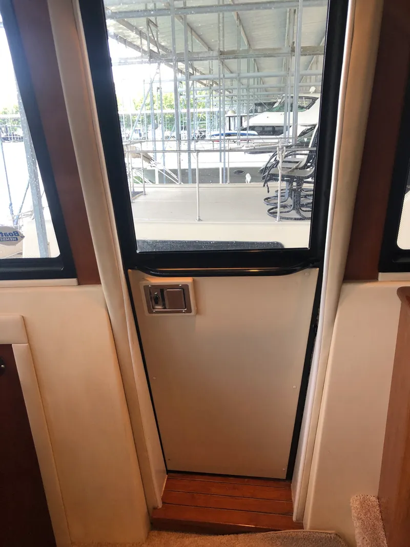 Slide: The Image of Meridian 580 Pilothouse 2007 - 49