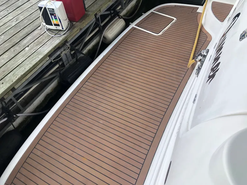 Slide: The Image of Meridian 580 Pilothouse 2007 - 37