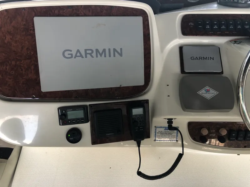 Slide: The Image of Meridian 580 Pilothouse 2007 - 18