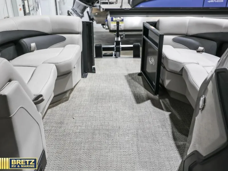 Slide: The Image of Barletta Boats A20L 2026 - 15