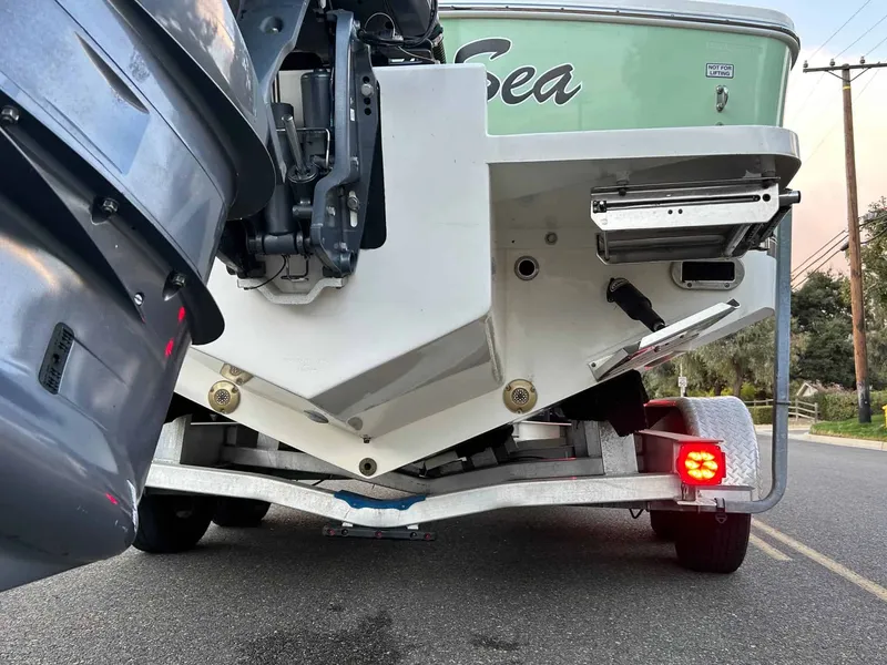 Slide: The Image of Regulator Marine "23 Center Console" 2015 - 18