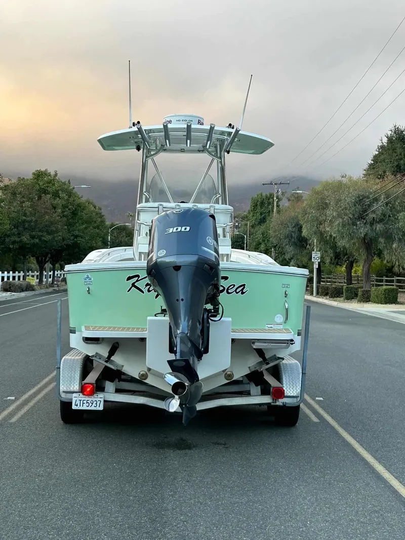 Slide: The Image of Regulator Marine "23 Center Console" 2015 - 6