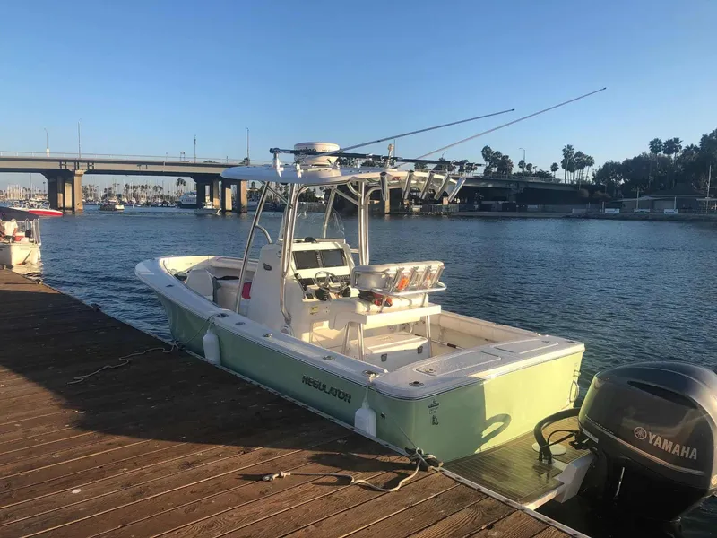 The Image of Regulator Marine "23 Center Console" 2015 - 0