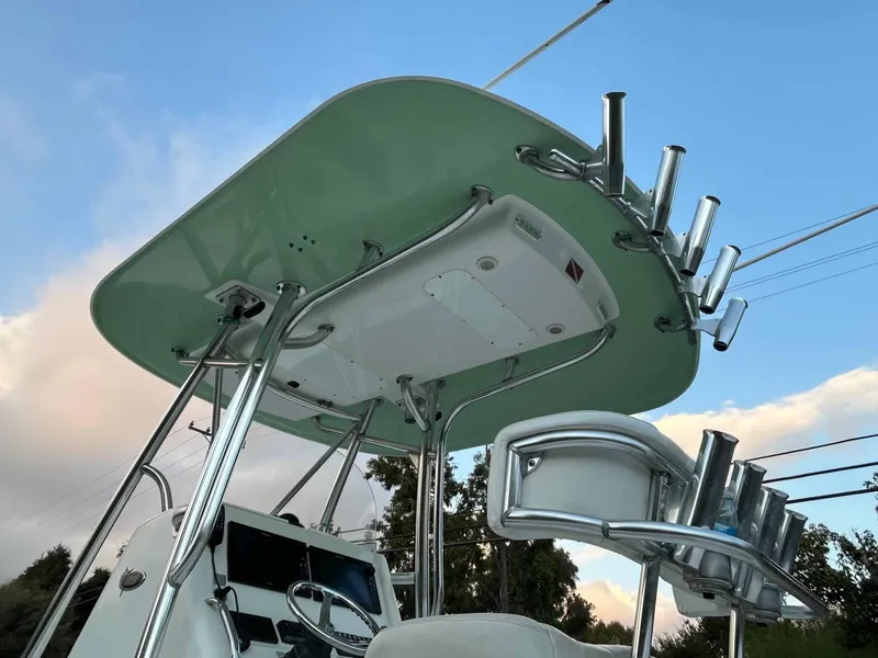 Slide: The Image of Regulator Marine "23 Center Console" 2015 - 10