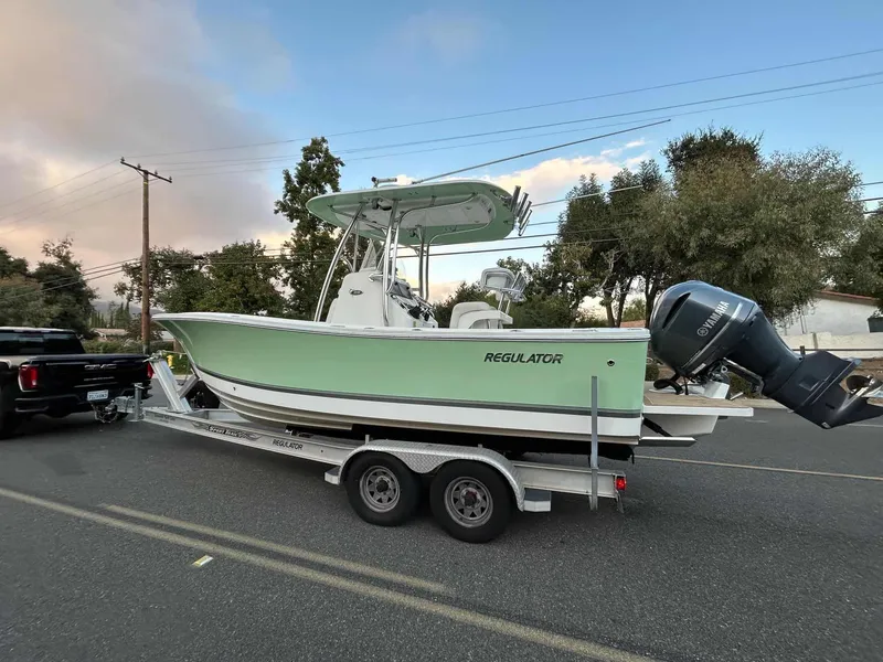 Slide: The Image of Regulator Marine "23 Center Console" 2015 - 2