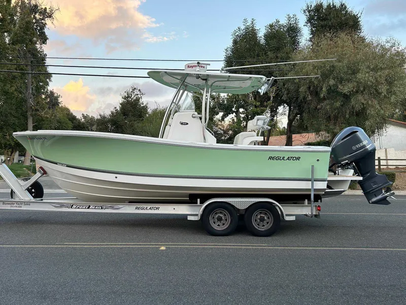 Slide: The Image of Regulator Marine "23 Center Console" 2015 - 24
