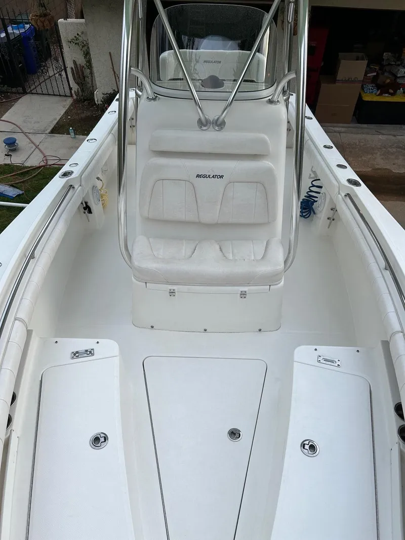 Slide: The Image of Regulator Marine "23 Center Console" 2015 - 15
