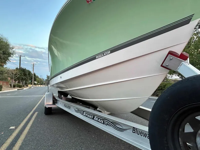 Slide: The Image of Regulator Marine "23 Center Console" 2015 - 20