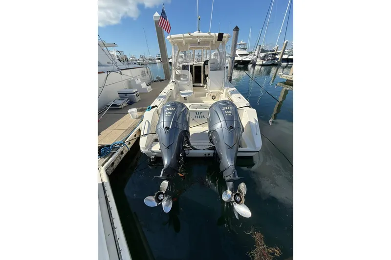 Slide: The Image of Pursuit 3370 Offshore 2004 - 69