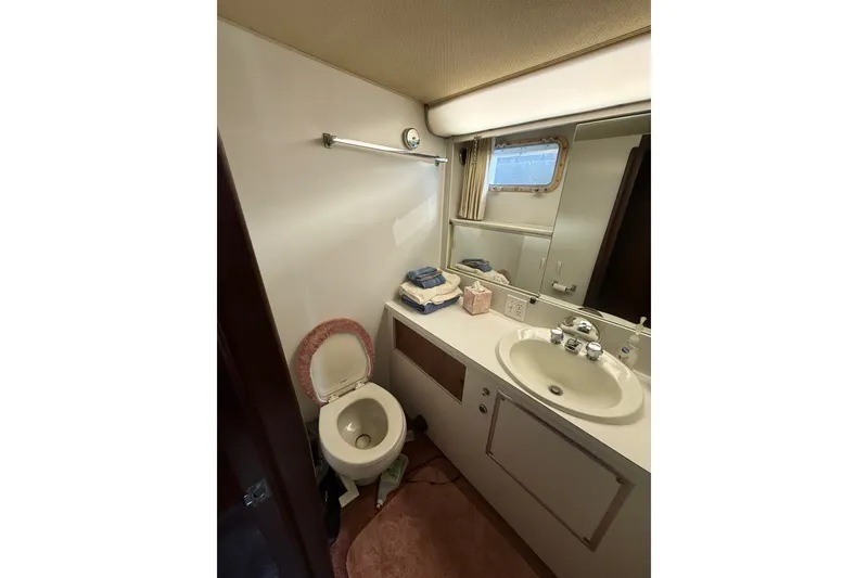 Slide: The Image of Hatteras 58 Cockpit Motor Yacht 1974 - 8