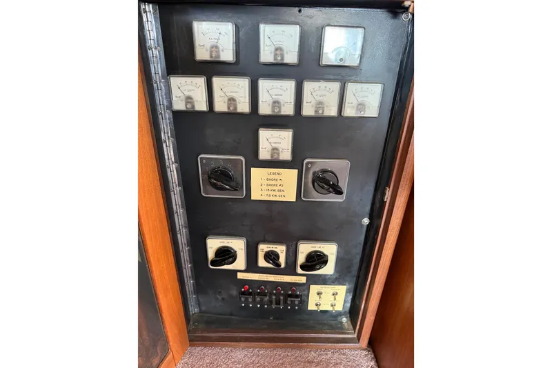 Slide: The Image of Hatteras 58 Cockpit Motor Yacht 1974 - 37