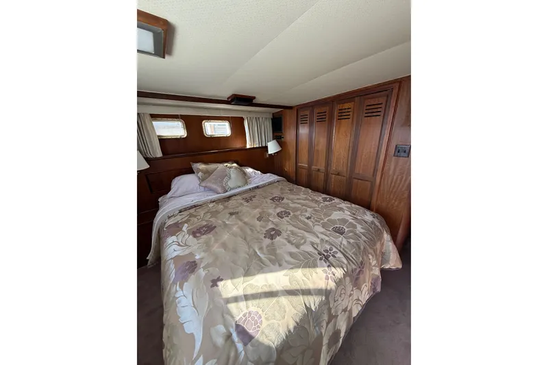 Slide: The Image of Hatteras 58 Cockpit Motor Yacht 1974 - 13