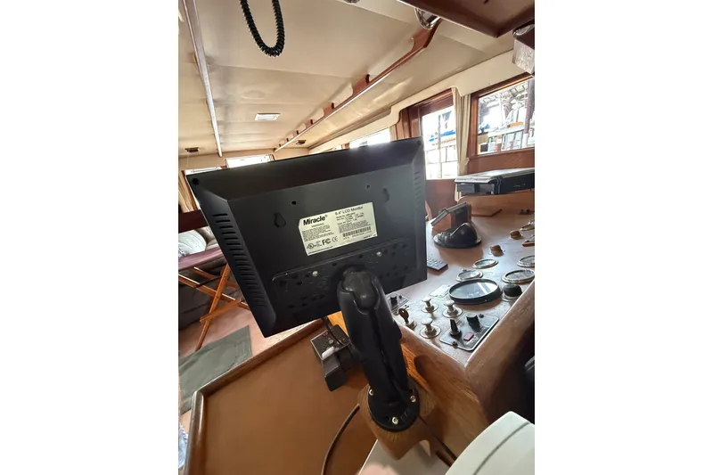 Slide: The Image of Hatteras 58 Cockpit Motor Yacht 1974 - 31