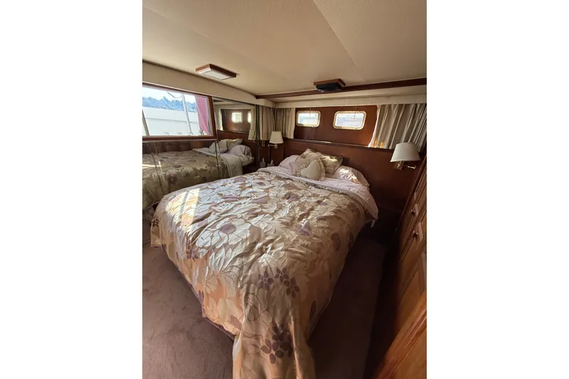 Slide: The Image of Hatteras 58 Cockpit Motor Yacht 1974 - 15