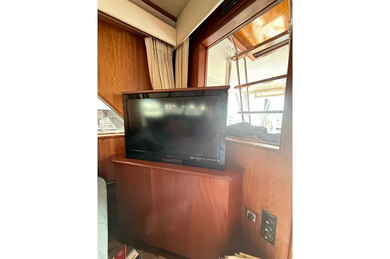 Slide: The Image of Hatteras 58 Cockpit Motor Yacht 1974 - 4