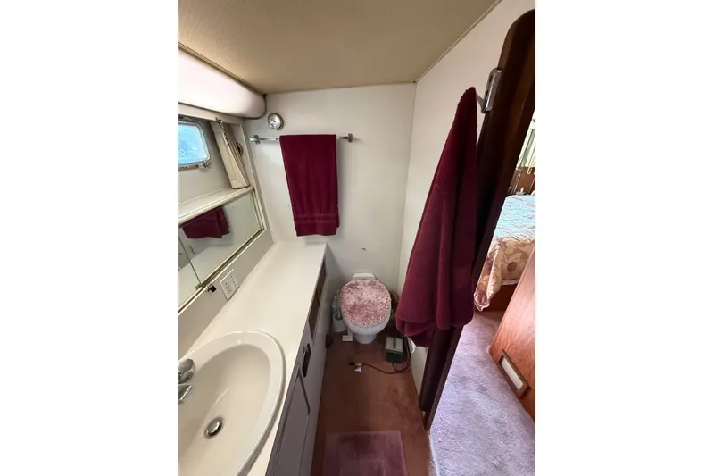 Slide: The Image of Hatteras 58 Cockpit Motor Yacht 1974 - 7