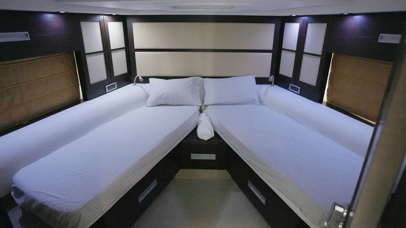 Slide: The Image of AZIMUT 62S 2008 - 13